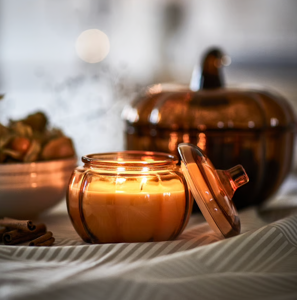 La bougie H\u00d6STAGILLE du IKEA.