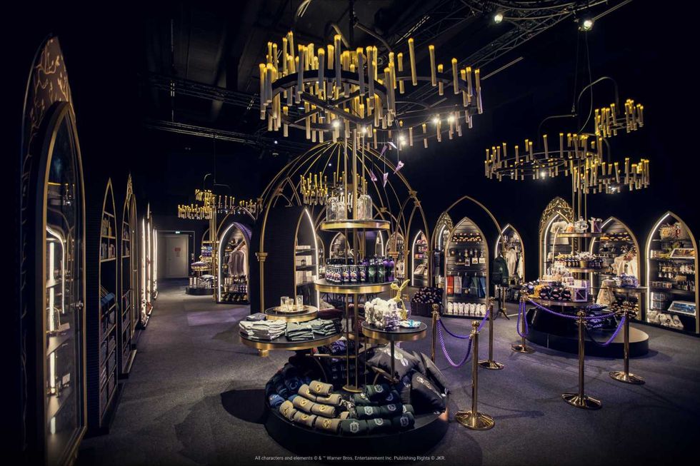 La boutique officielle de l\u2019exposition Harry Potter : Visions de la magie.