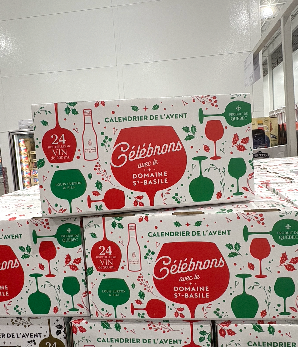 La caisse C\u00e9l\u00e9brons avec le Domaine St-Basile au Costco.