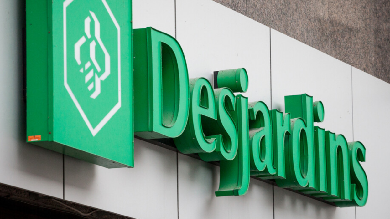 La caisse Desjardins.