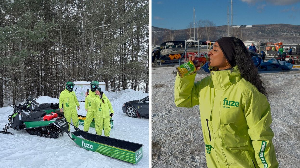 La délégation des saveurs du thé glacé FUZE🅫 en motoneige à Bancroft, en Ontario. À droite : Anbu boit un thé glacé FUZEMD à Charlevoix, au Québec.