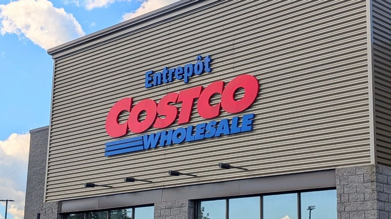 La devanture d'un entrepôt Costco.