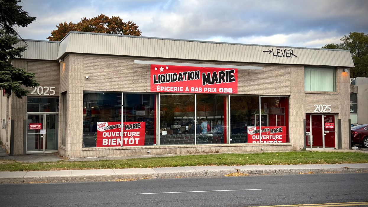 La devanture d'un Liquidation Marie.