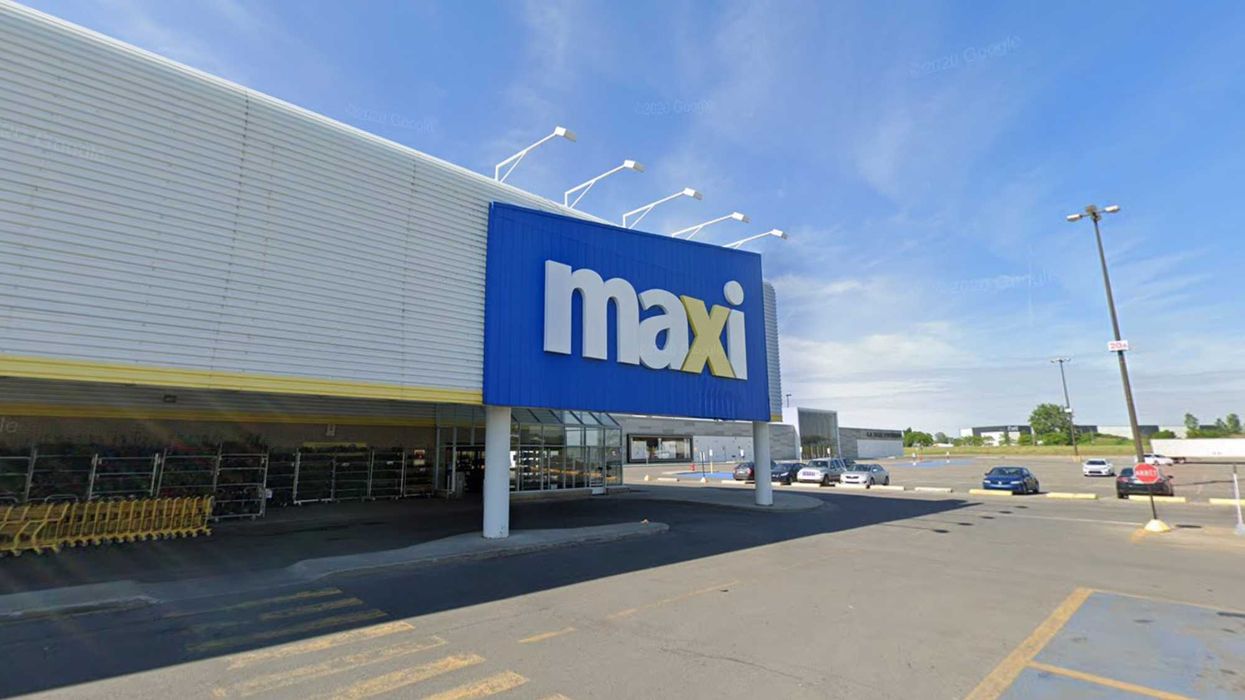 La devanture d'un maxi.