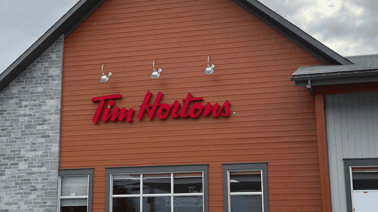 La devanture d'un Tim Hortons au Canada.
