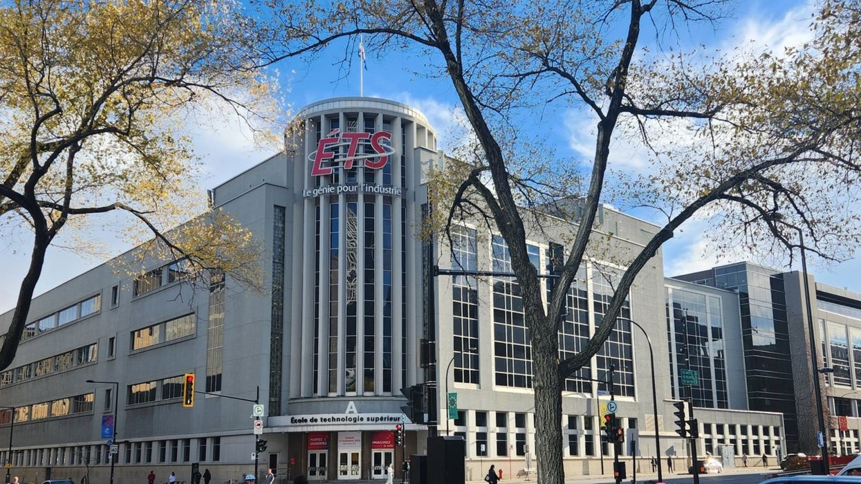 La devanture de l'École de technologie supérieure à Montréal.