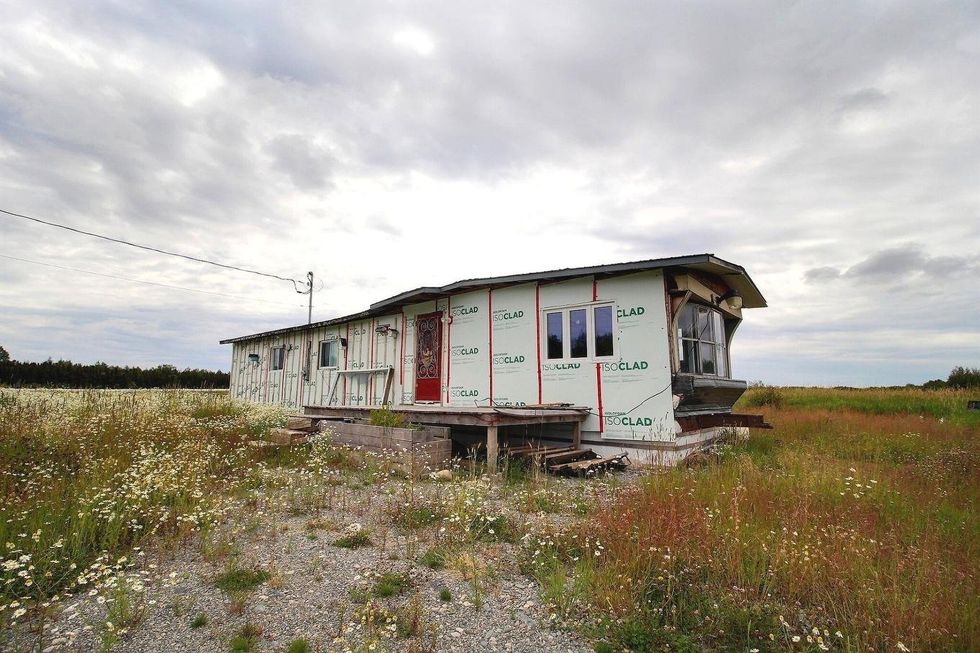La devanture de la maison.