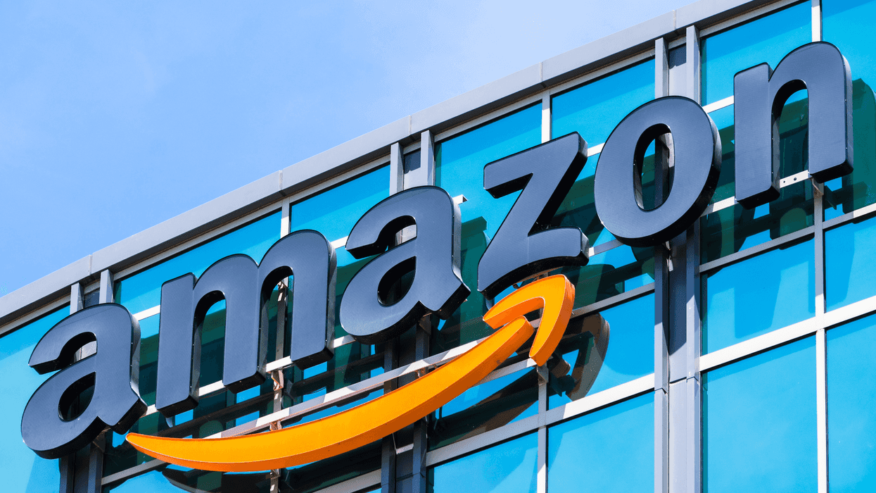 La façade d'un bâtiment Amazon.