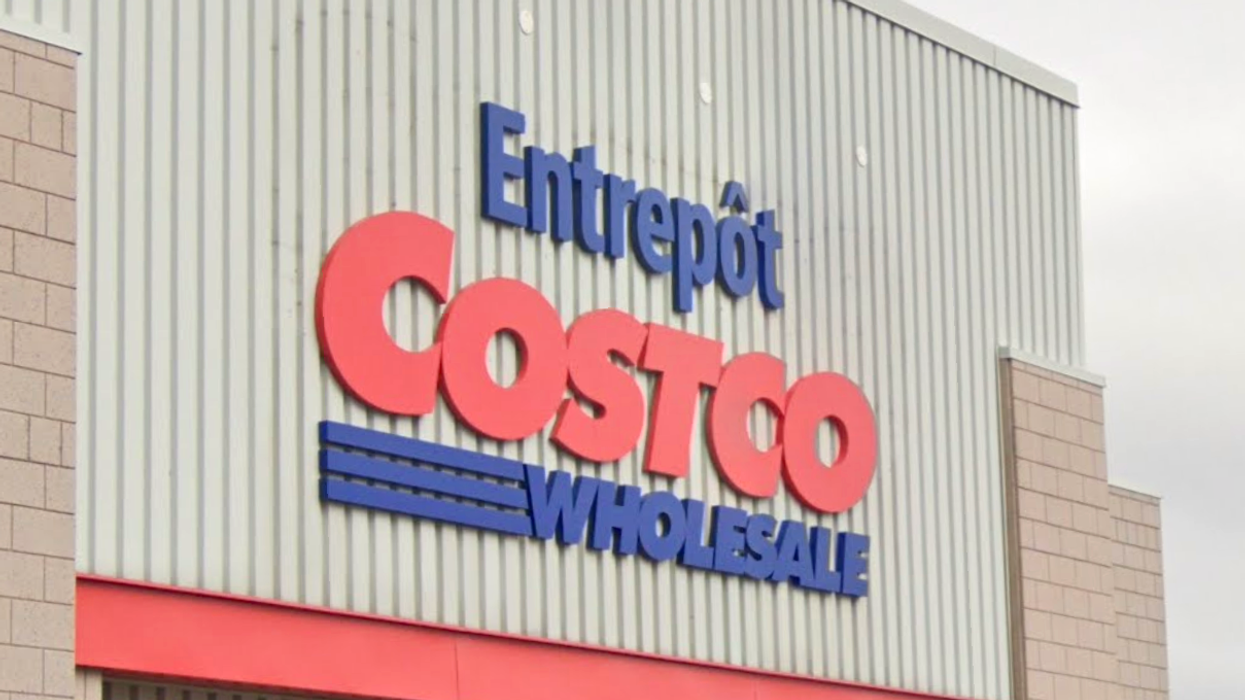 La façade d'un entrepôt Costco.