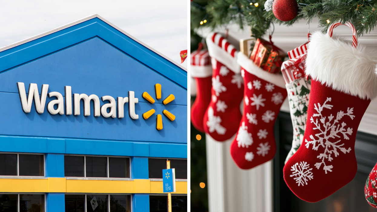 La façade d'un Walmart. Droite : Des bas de Noël rouges et blancs.