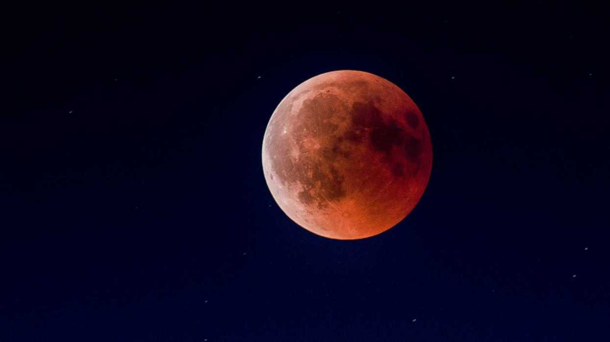 La lune durant une éclipse lunaire partielle.