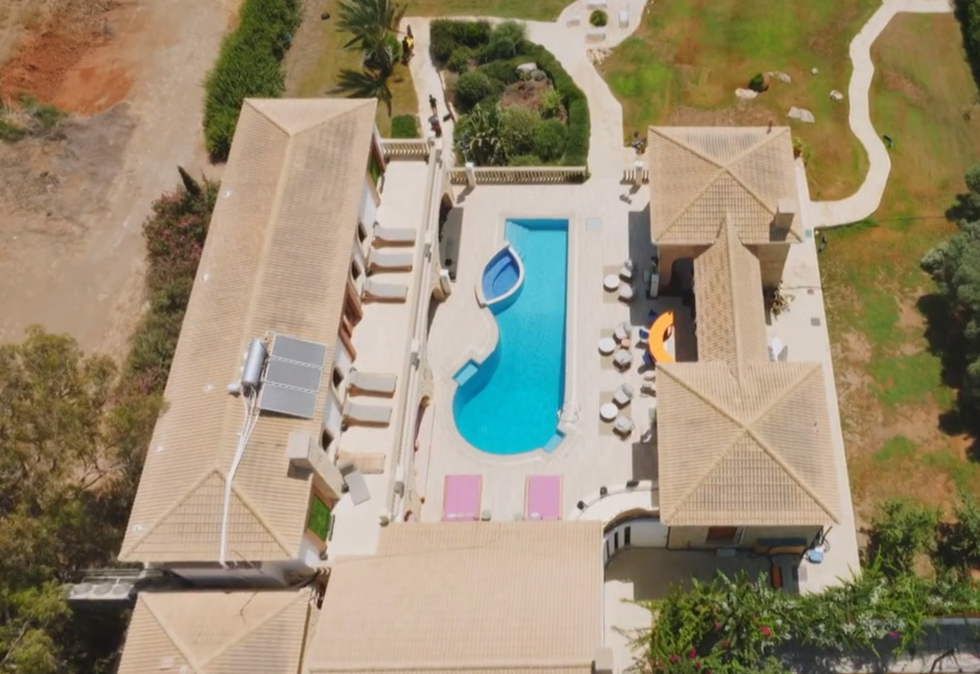 La maison des filles d'Occupation Double Chypre vue de haut.