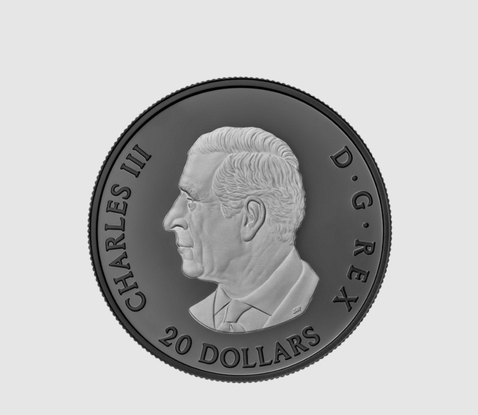 La nouvelle pi\u00e8ce de la Monnaie royale Canadienne est toute noire. \u00c0 l\u2019avers, c\u2019est l\u2019effigie du roi Charles III en argent.