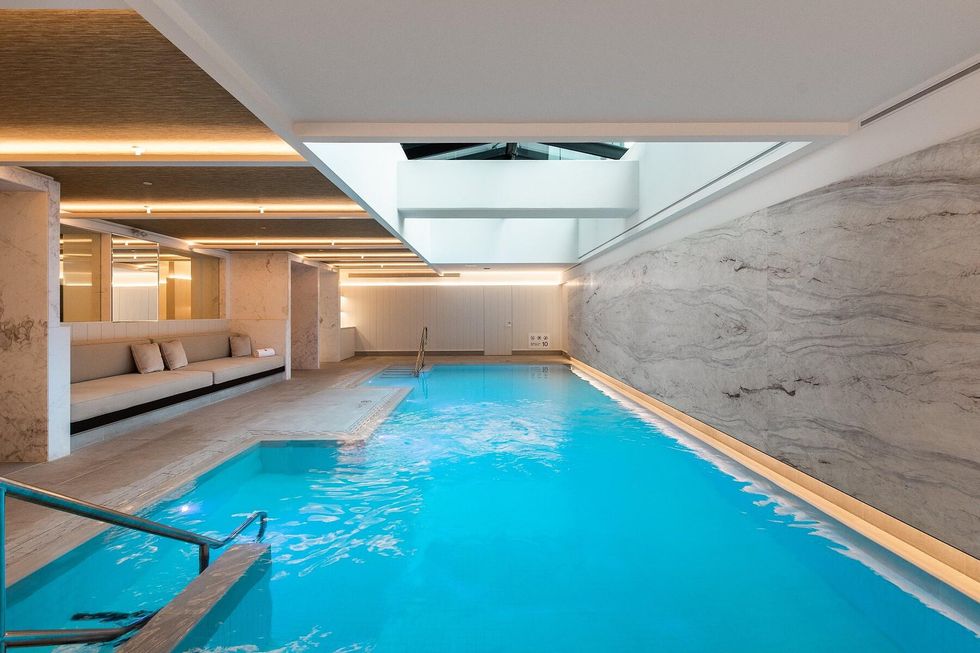 La piscine du Four Seasons Montr\u00e9al.