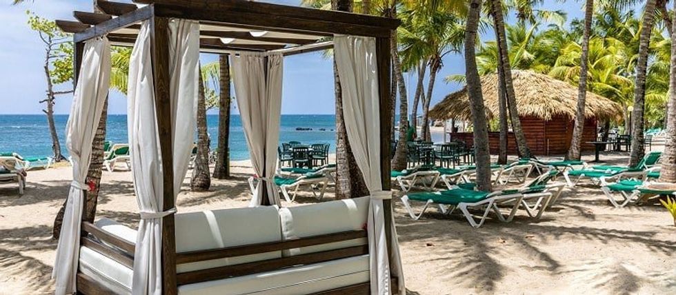 La plage de l'h\u00f4tel Playabachata Spa Resort \u00e0 Puerto Plata.