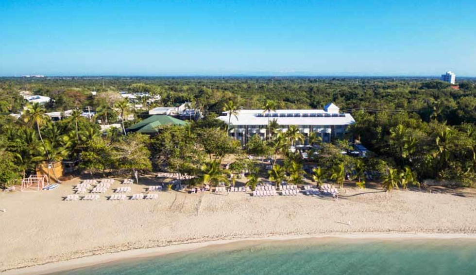 La plage du Emotions By Hodelpa Juan Dolio en R\u00e9publique dominicaine.