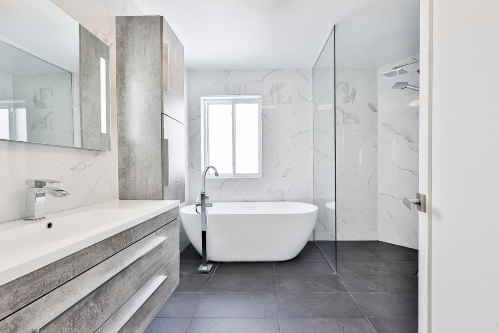 La salle de bain.