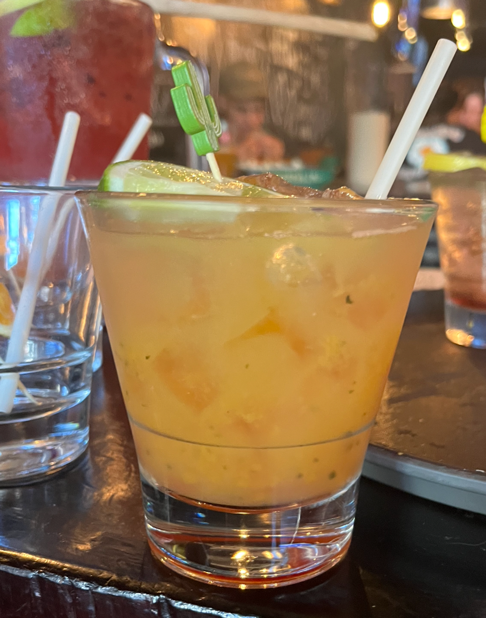 La sangria White peach basil du Moose Bawr.