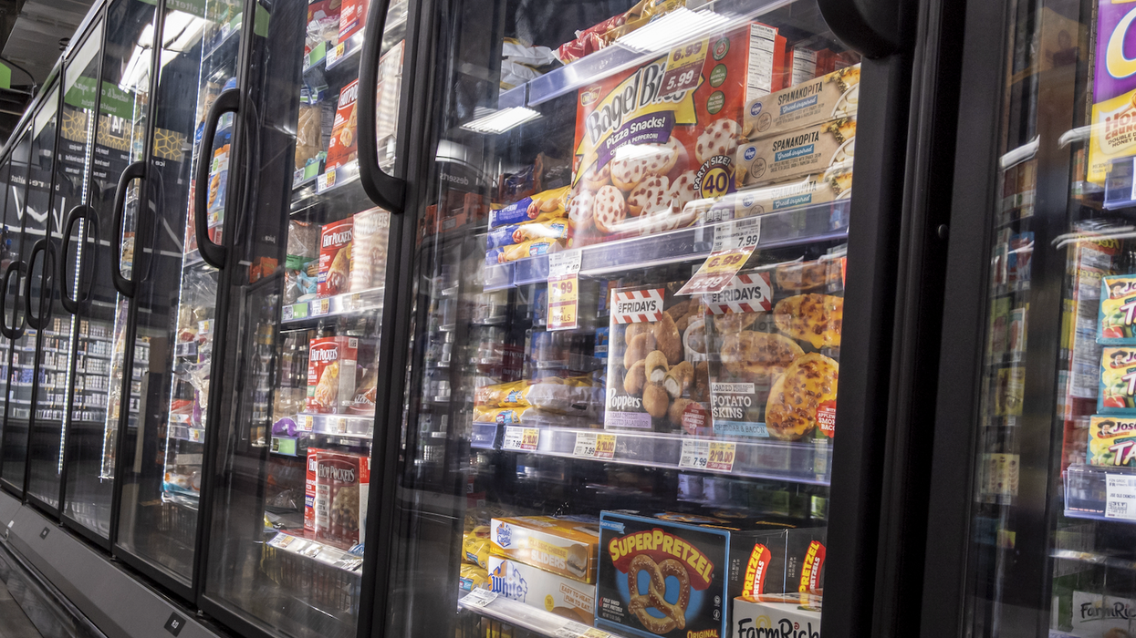 La section des surgelés à l'épicerie.