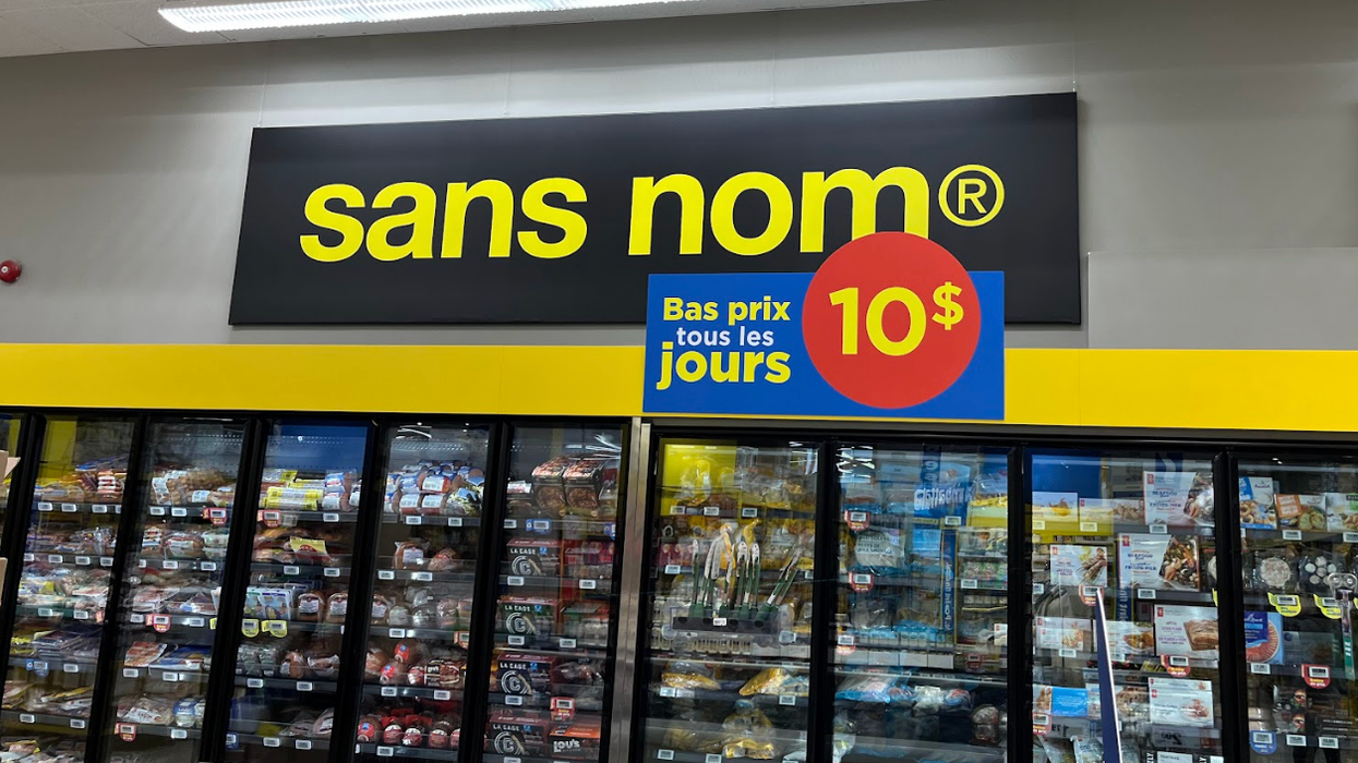 La section des surgelés avec la mention « Sans Nom » sur le mur