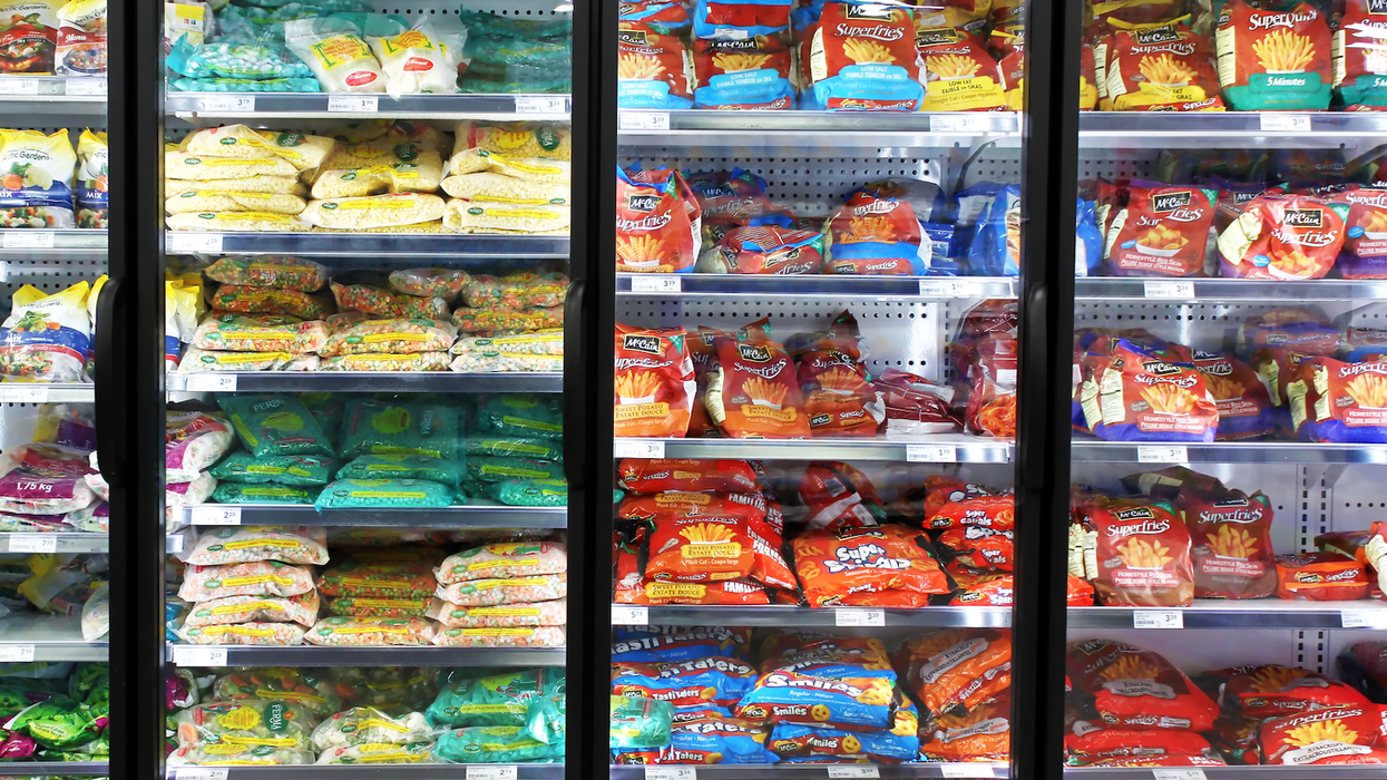 La section du surgelé dans une épicerie.