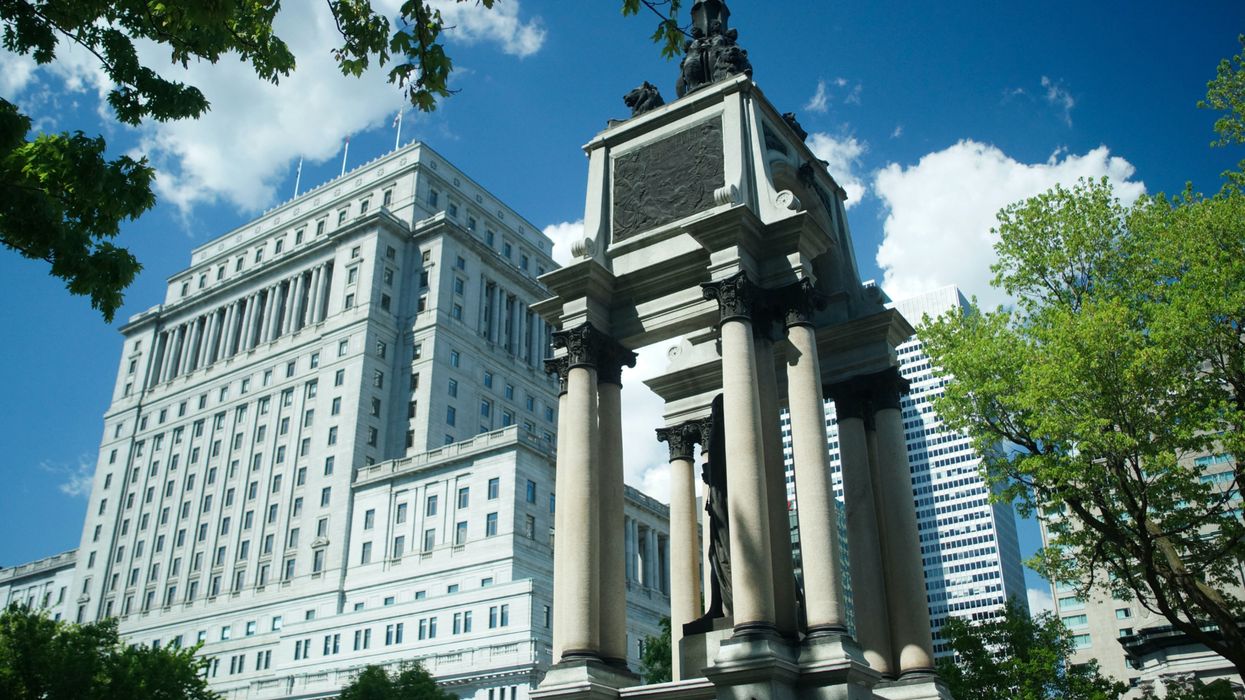 La statue de John A. MacDonald déboulonnée et décapitée lors d'une manif à Montréal