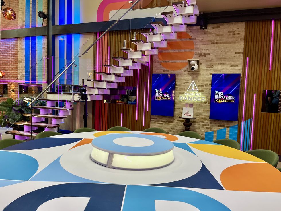 La table de cuisine ainsi que la section \u00ab Mise en danger \u00bb.