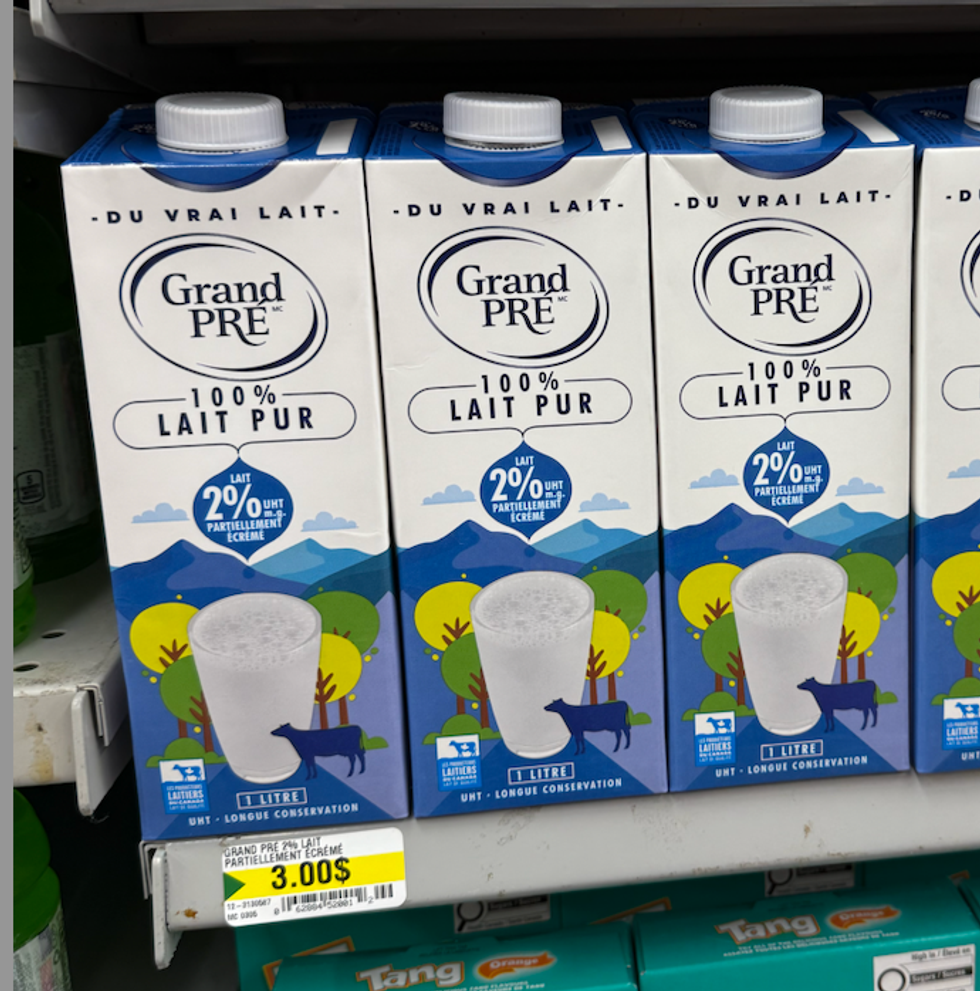 Lait Grand Pr\u00e9 sur les tablettes du Dollarama.