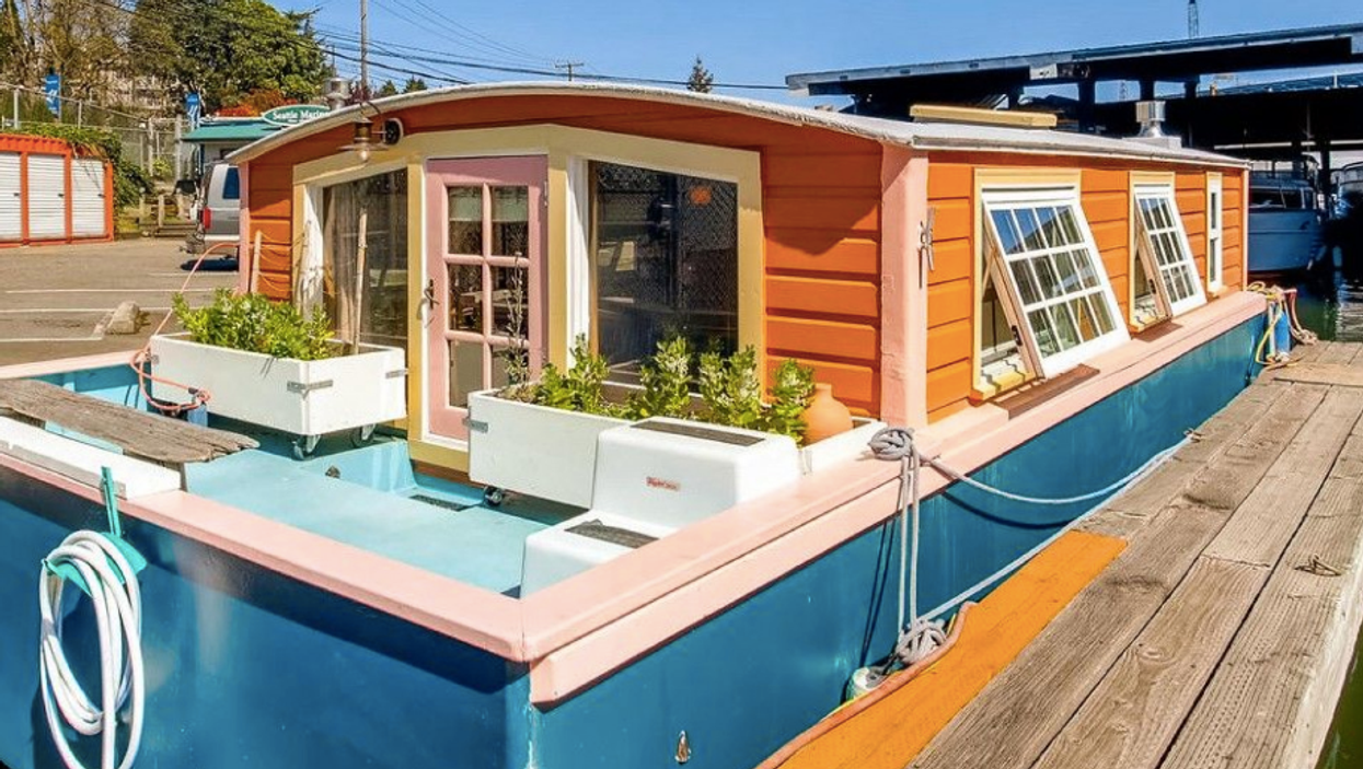 Lake Union Houseboat For Sale Is Perfect For Living On The Water
