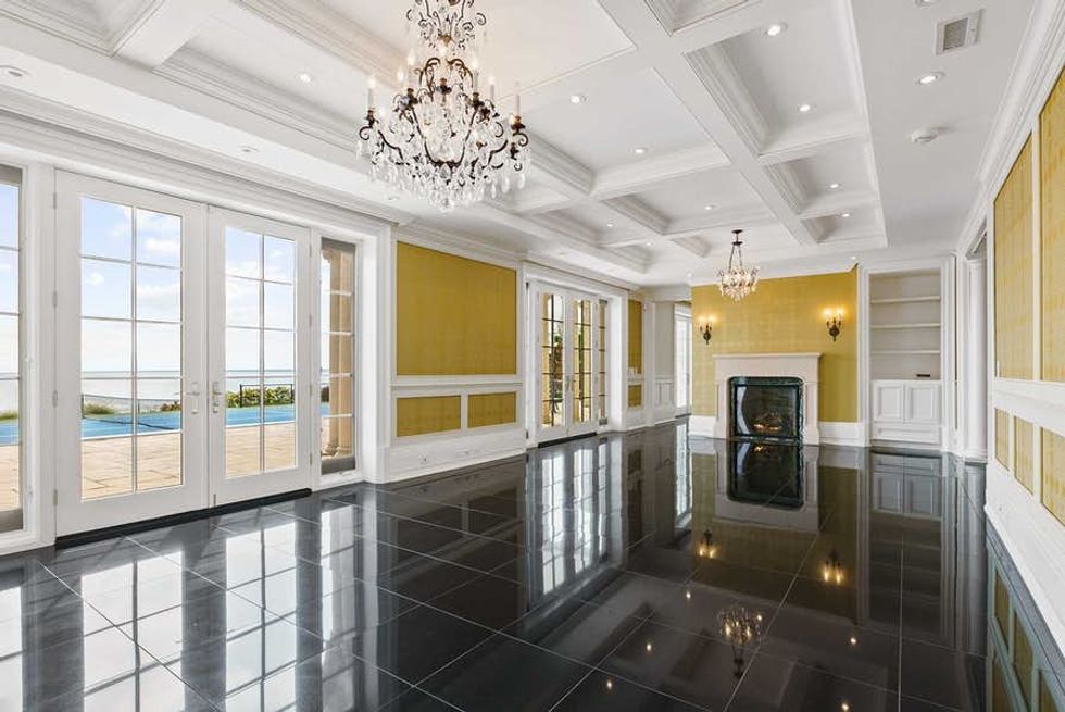 lakefront home for sale in ontario