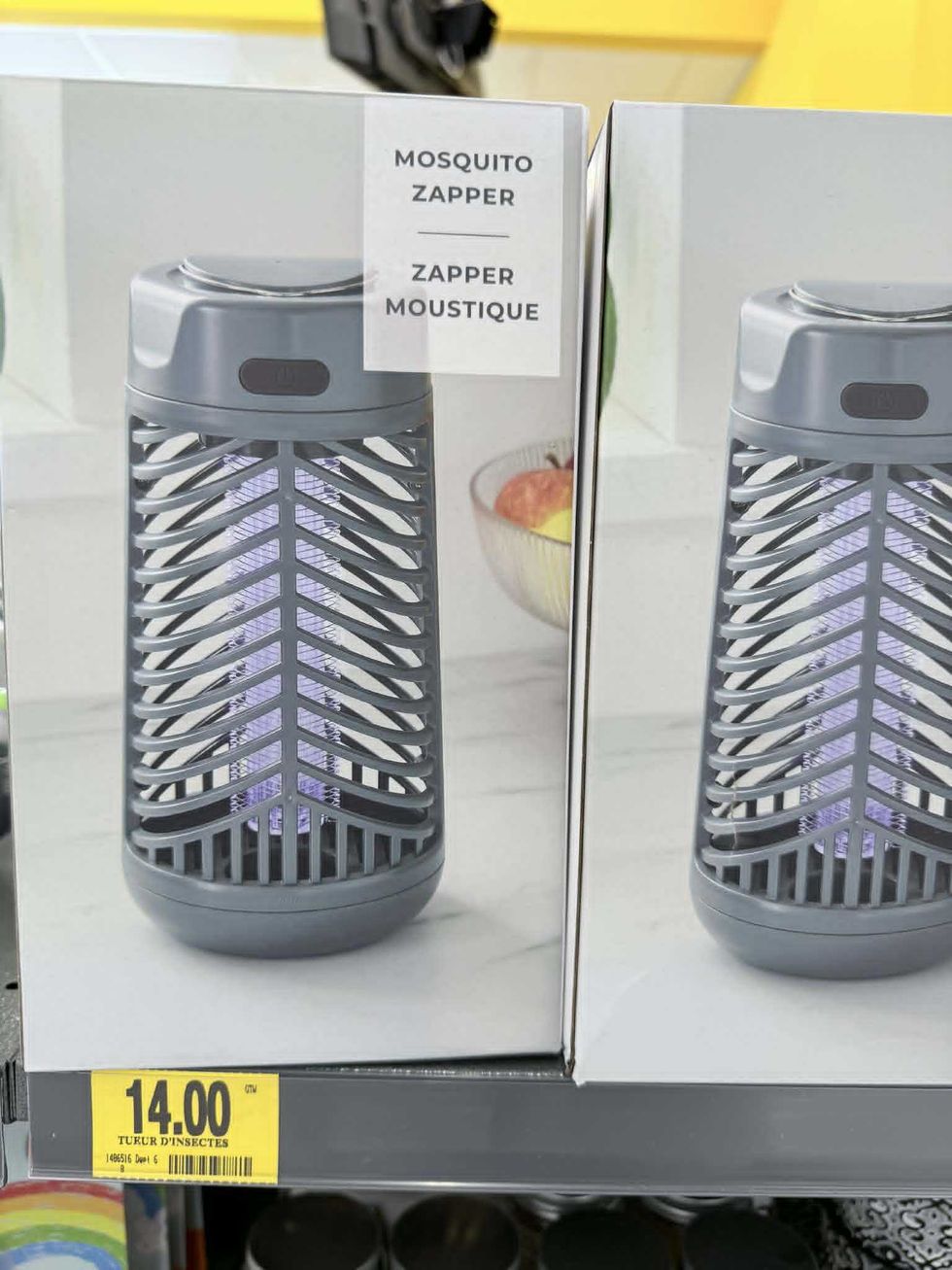 Lampe anti-moustiques en vente au Tigre G\u00e9ant pour 14 $.