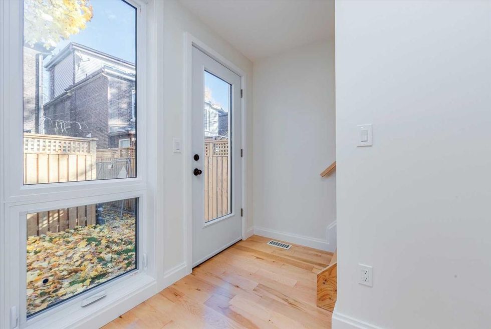 Laneway House In Toronto Is A Spacious & Sunny Gem Hidden Away In A Greektown Backyard