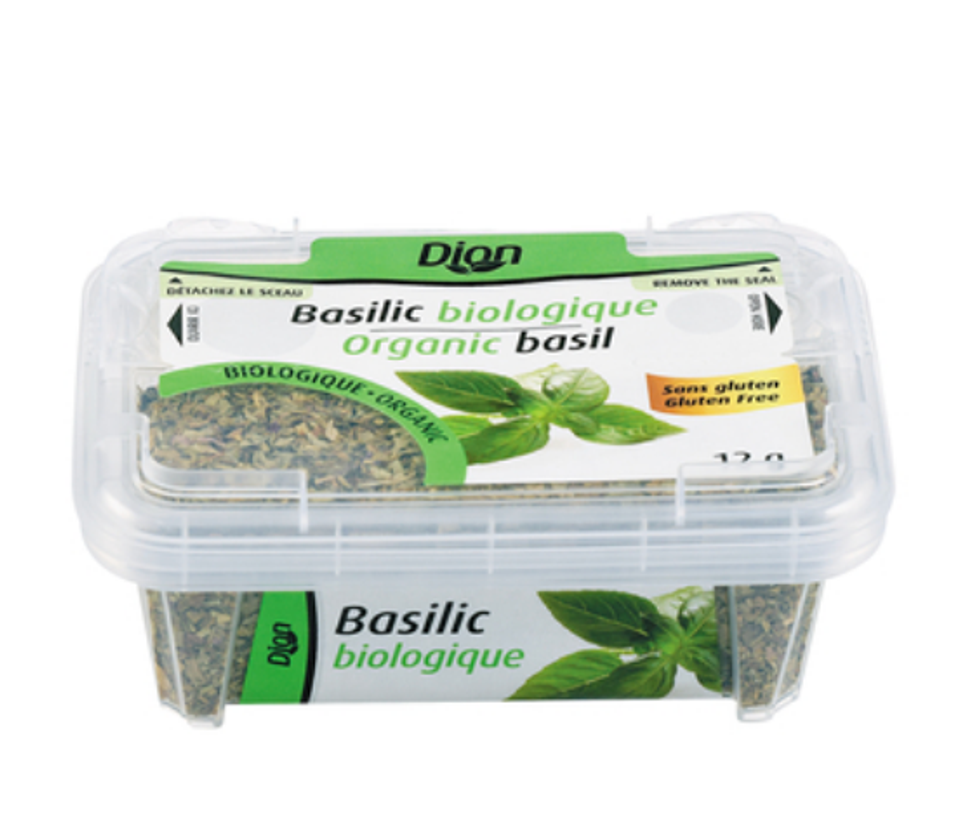 Le basilic biologique dans son emballage.