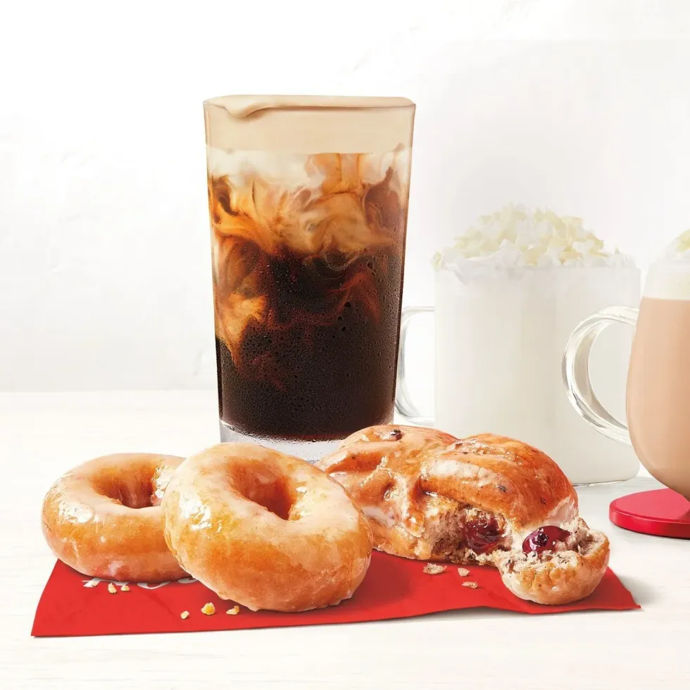 Le beignet aux bleuets et le beigne g\u00e2teau au citron.