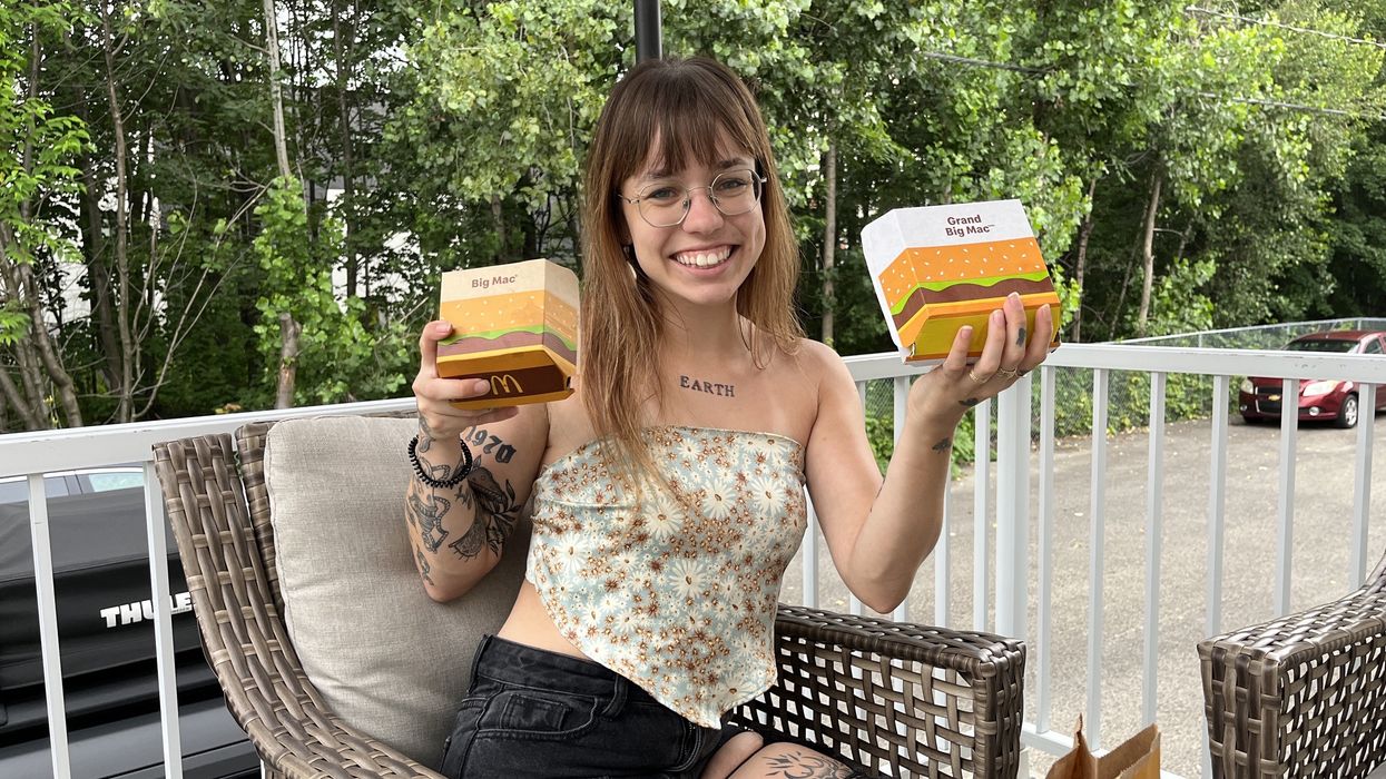 Le Big Mac VS le Grand Big Mac du McDonald's.