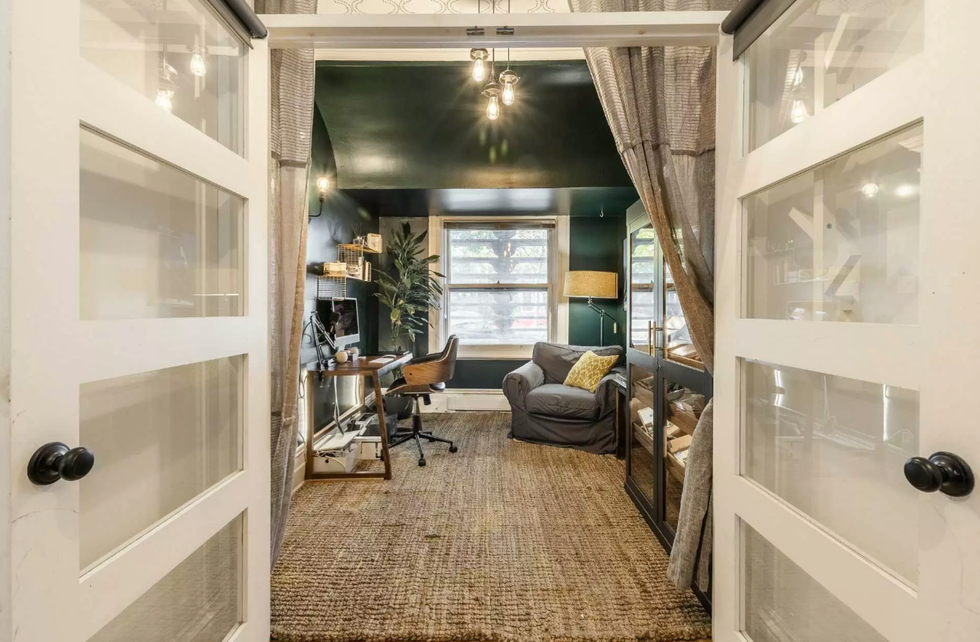 Le bureau ou troisi\u00e8me chambre.