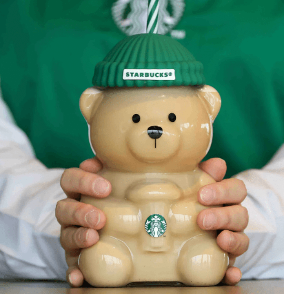 Le gobelet Bearista de Starbucks, en forme d'ours.
