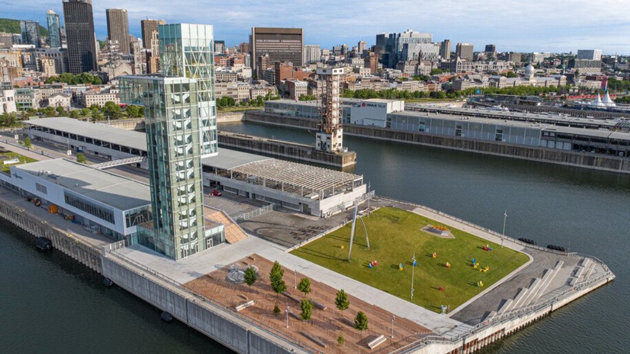 Le Grand Quai du Port de Montréal vu d'en haut.