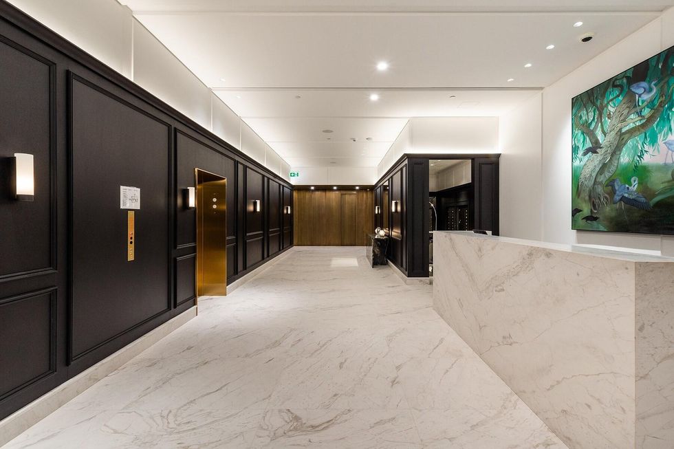 Le hall d'entr\u00e9e priv\u00e9.