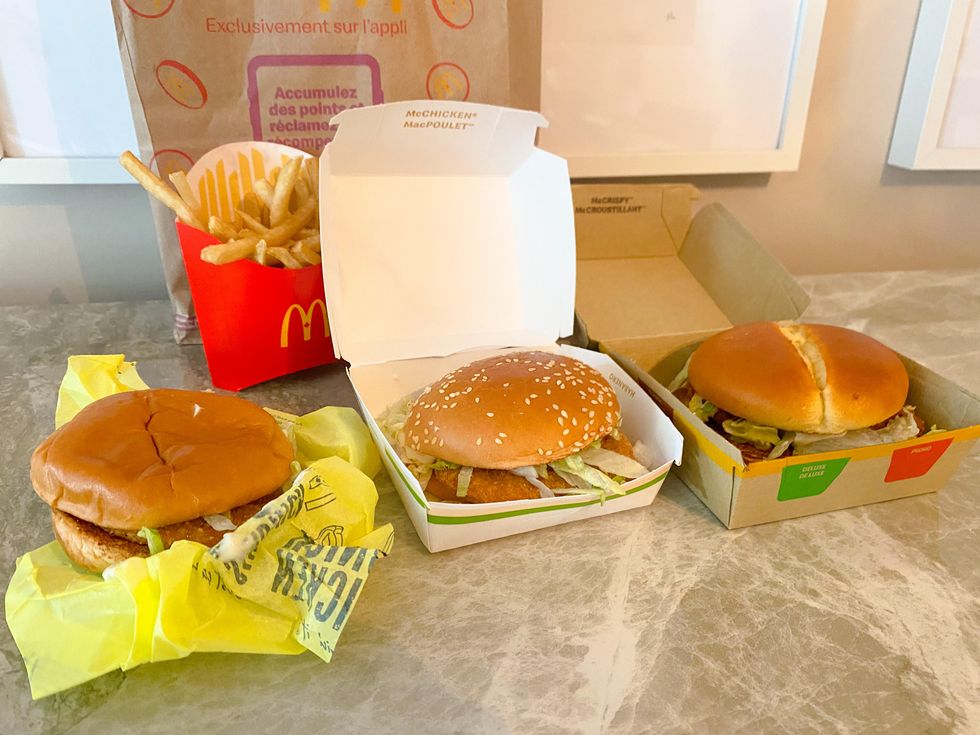 Le Junior au poulet, le MacPoulet et le McCroustillant.