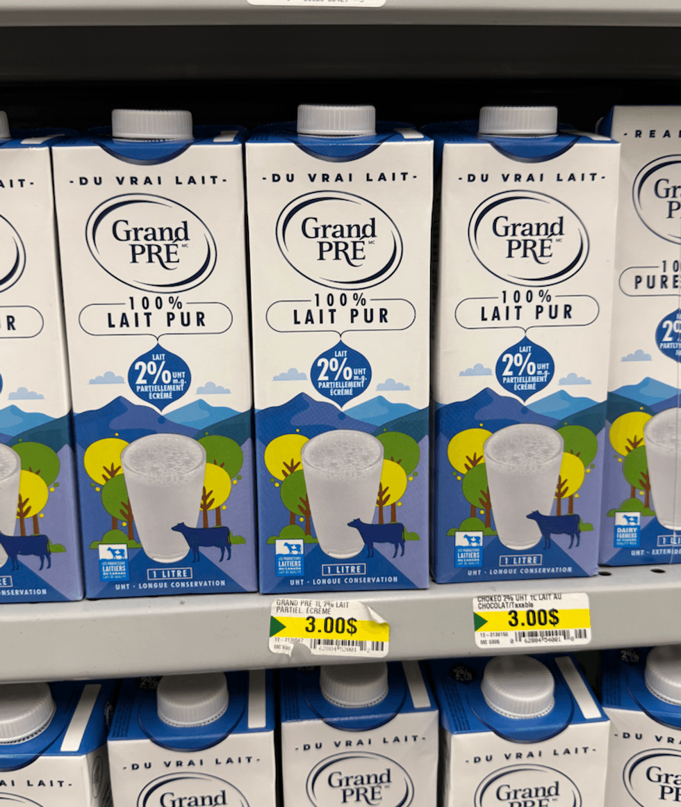 Le lait Grandpr\u00e9 vendu au Dollarama.