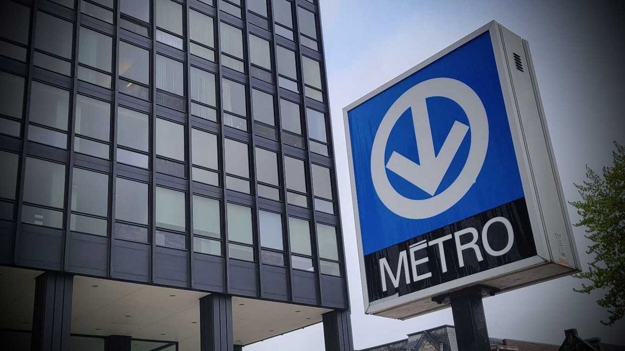 Le logo du métro de Montréal.