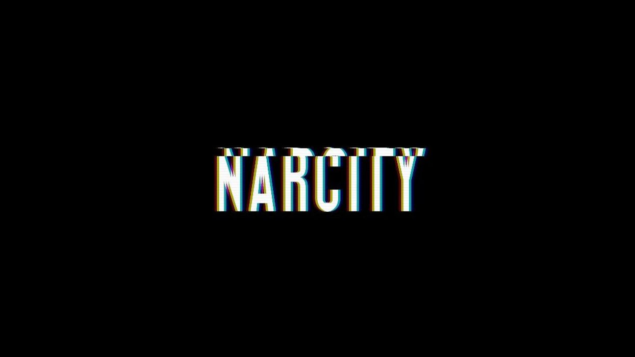 Le logo Narcity avec un effet "glitch"