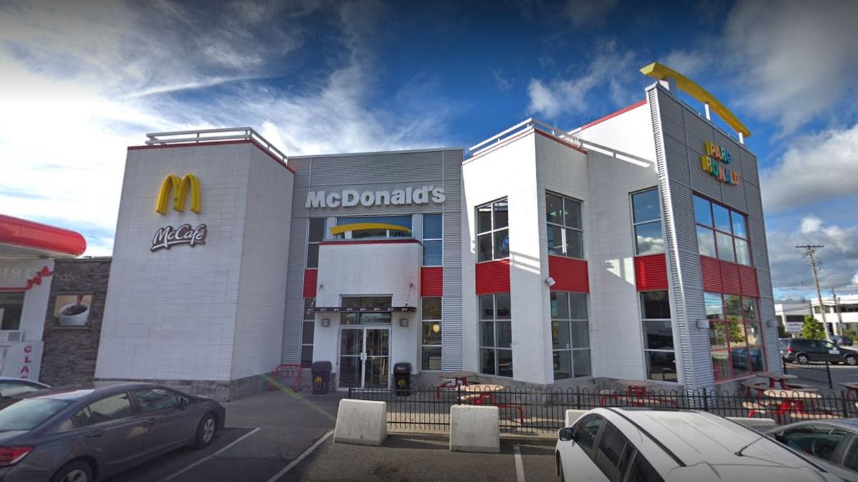 Le McDonald's Décarie à Montréal doit fermer puisqu'un employé a contracté la COVID-19