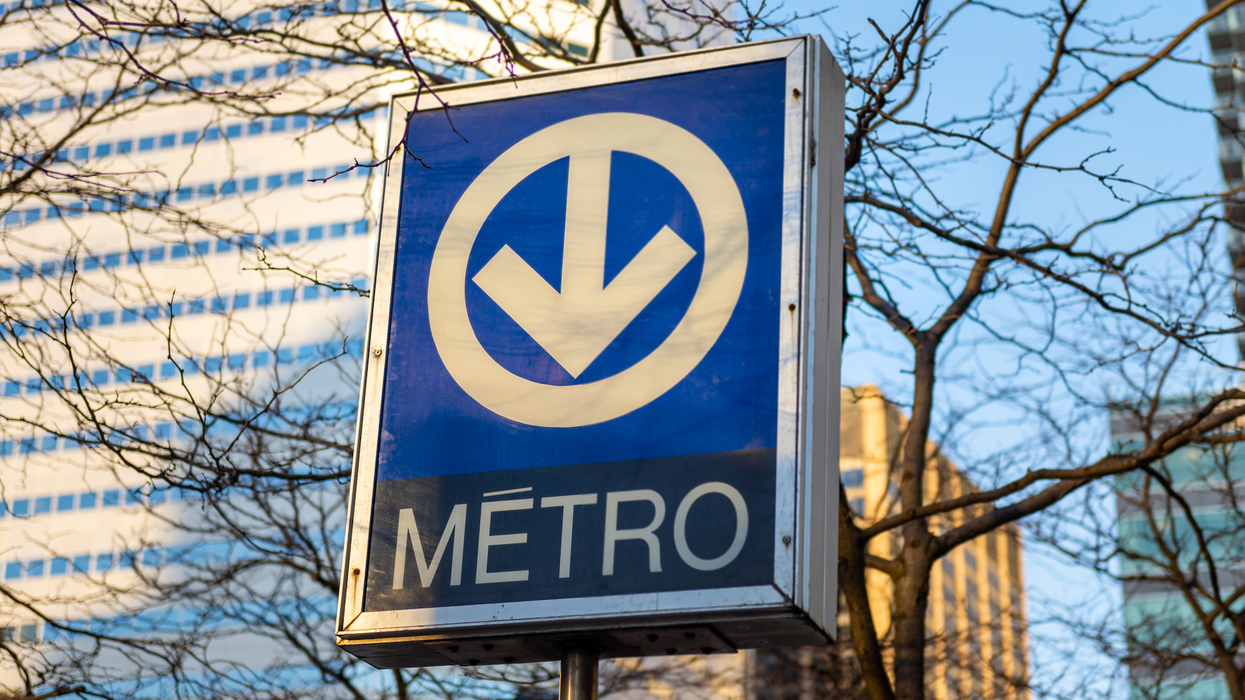 Le panneau d'un métro de la STM.