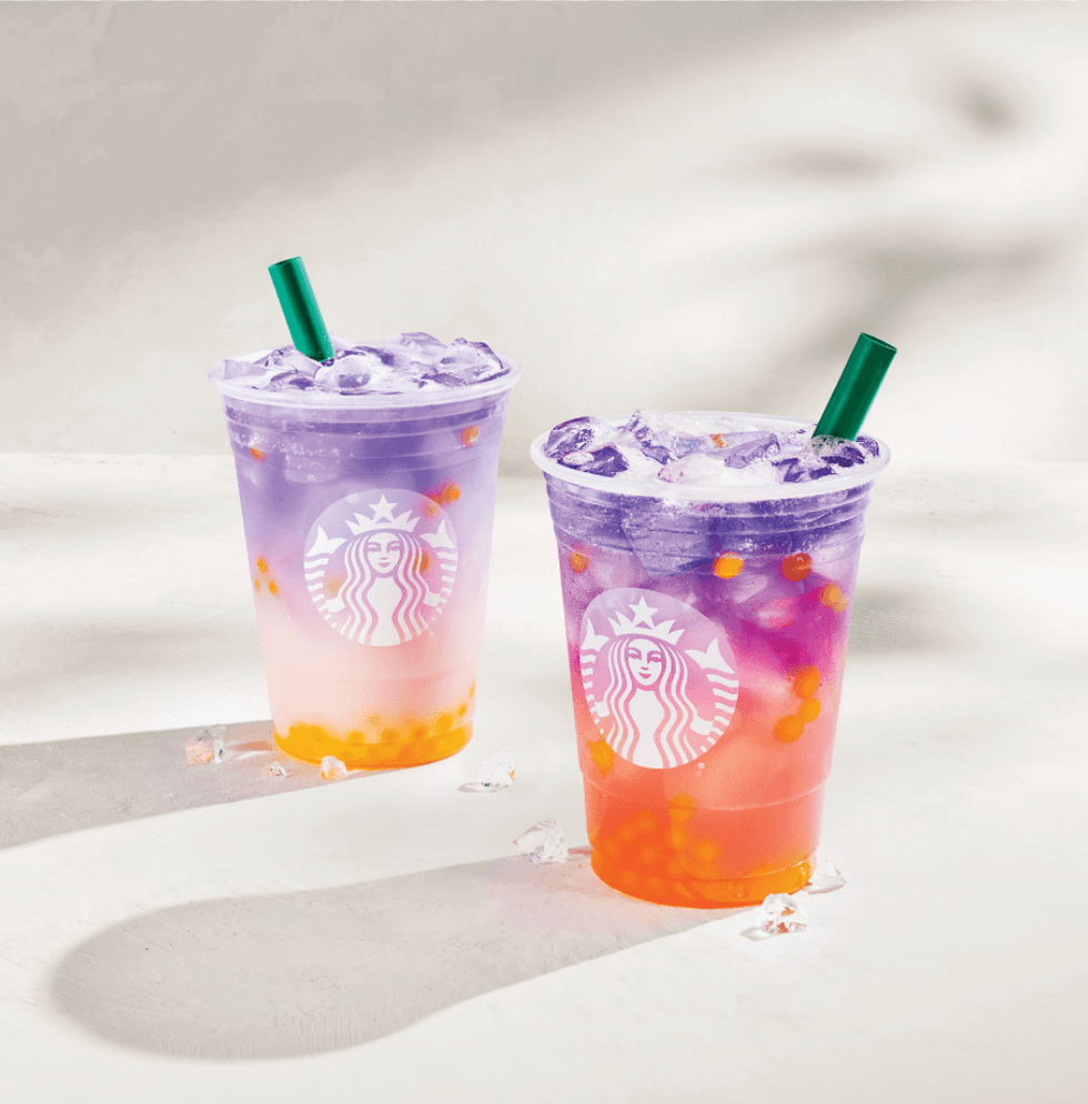 Le Refresher Papillon tropical, nouveaut\u00e9 chez Starbucks Canada.