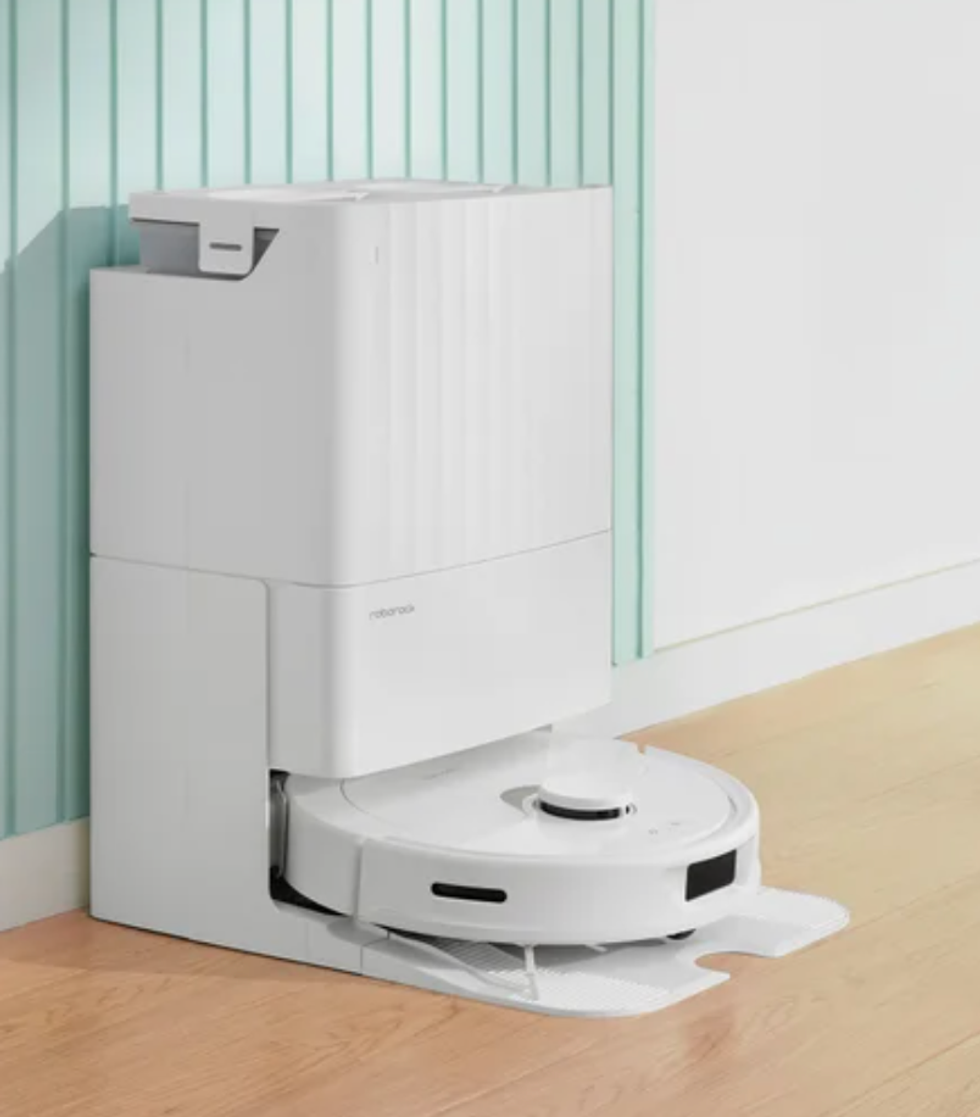 Le robot aspirateur et balai \u00e0 franges Roborock QX Revo en rabais pour le Boxing Day sur le site de Costco.