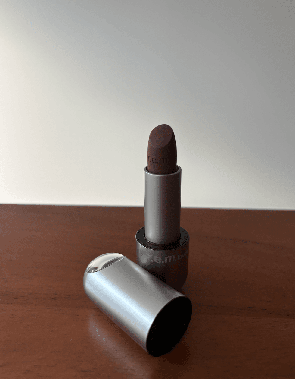 Le rouge \u00e0 l\u00e8vre r.e.m. Beauty.