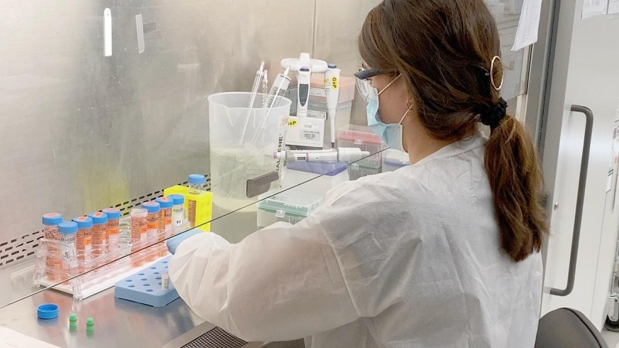 Le vaccin contre la COVID-19 de Pfizer maintenant efficace à 95% et sans danger