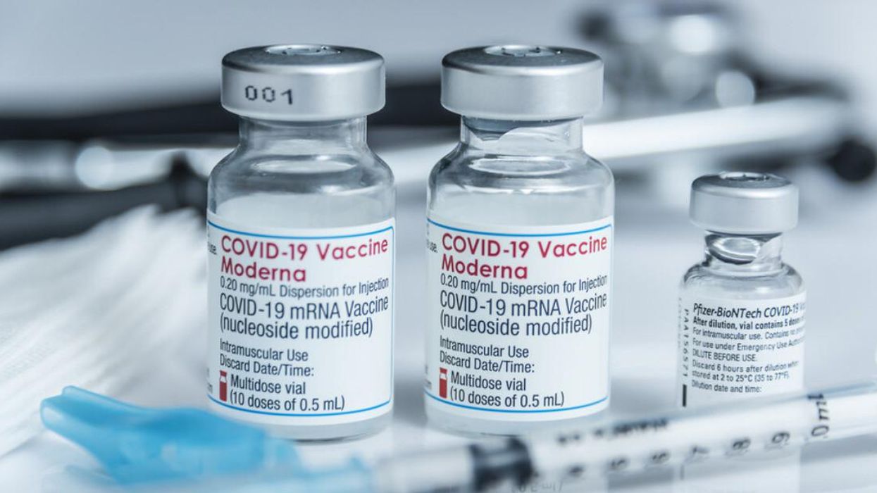 Le vaccin de Pfizer est à privilégier au lieu de Moderna pour les Québécois de 12 à 29 ans